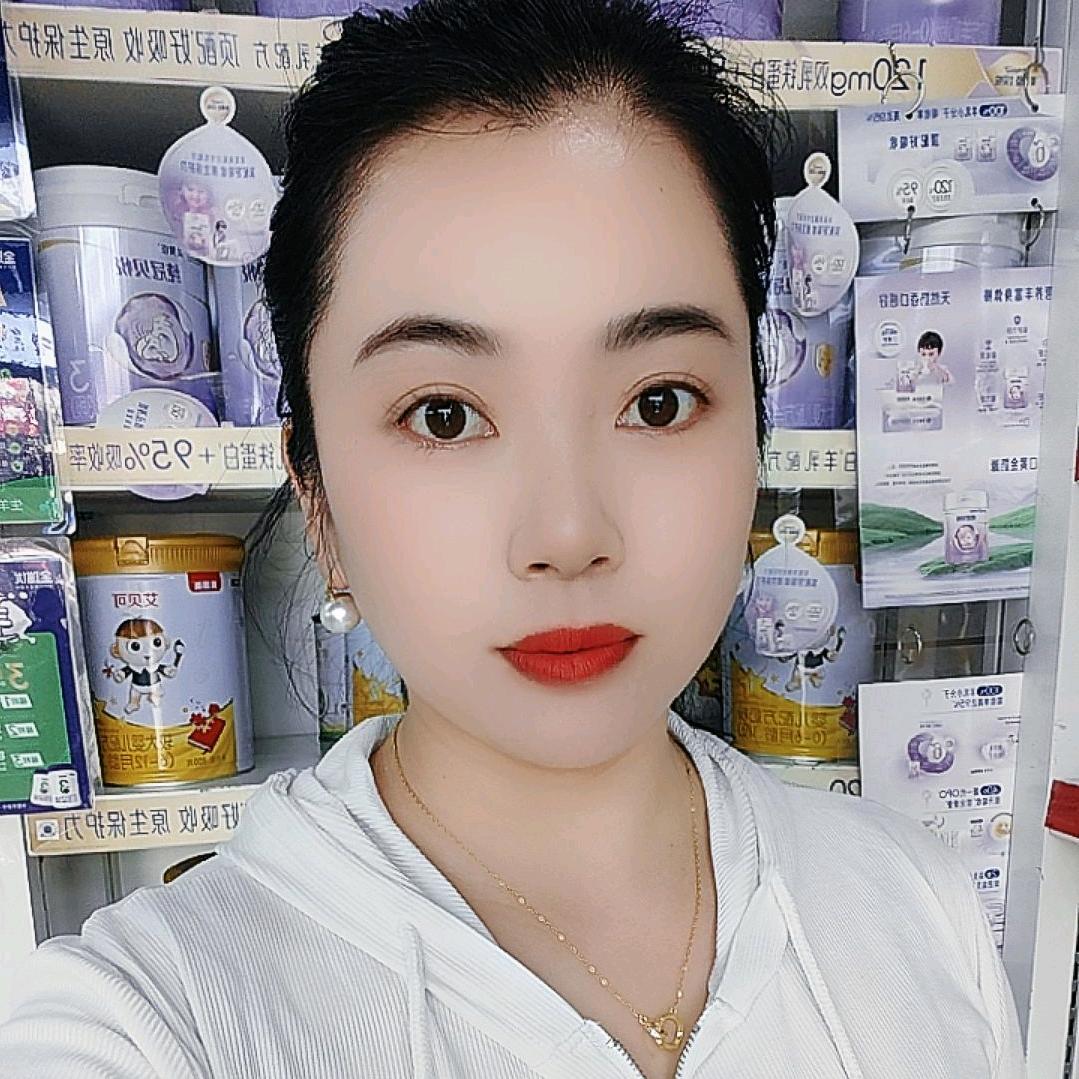 卖奶粉的小姐姐❤️黄荣