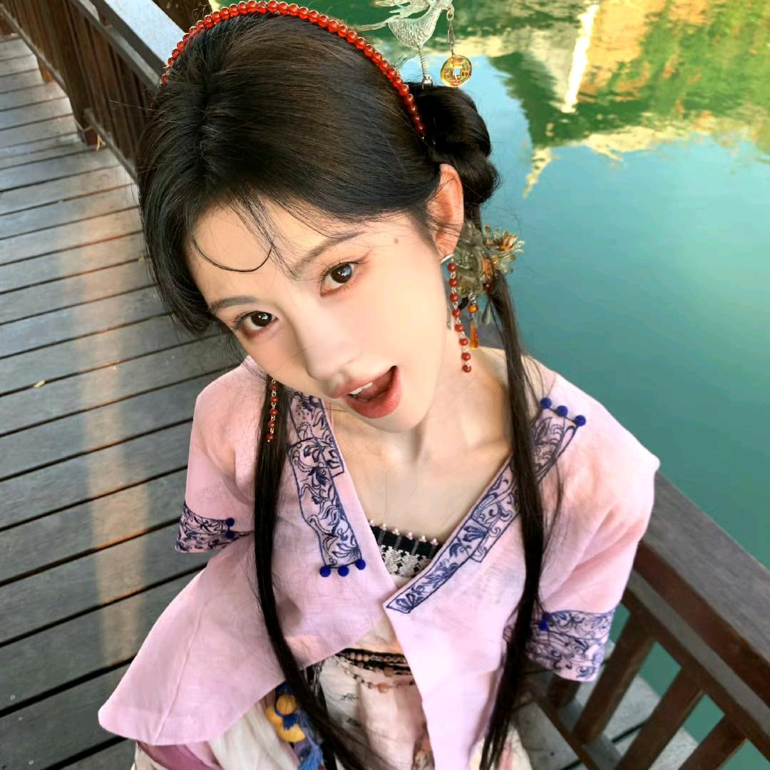 小琪.