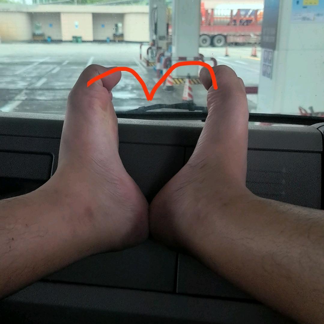 小郑。