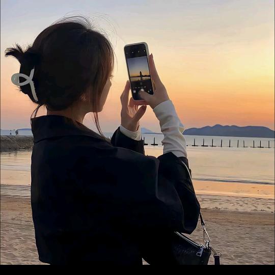 夏夏没睡醒～