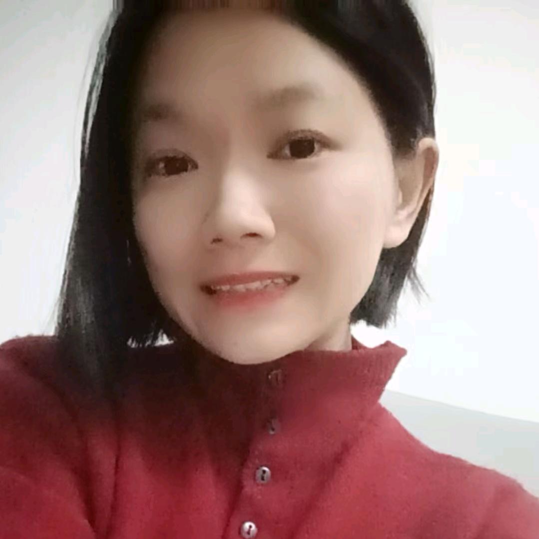 岚姐有空摆摊卖凉面。