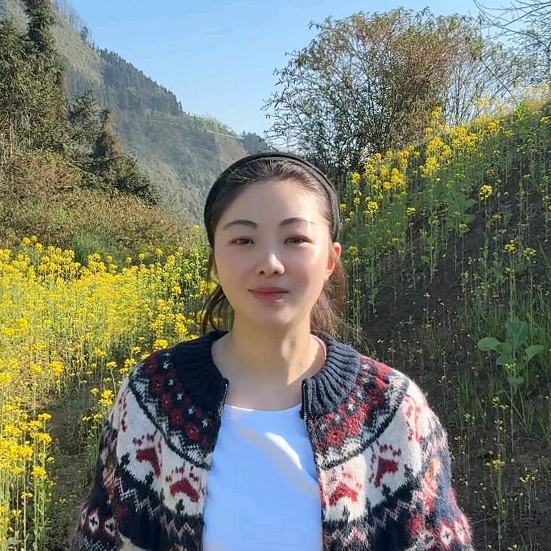 山里梅梅😘