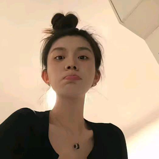一杯冰美式.