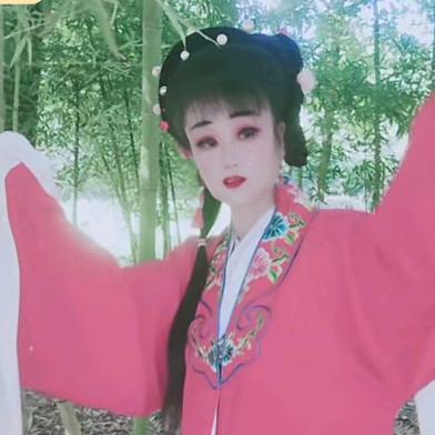 盛霞