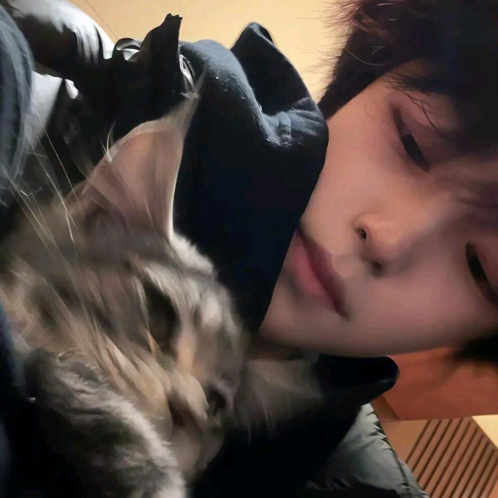 @忘了 ①小张ˣ꧂