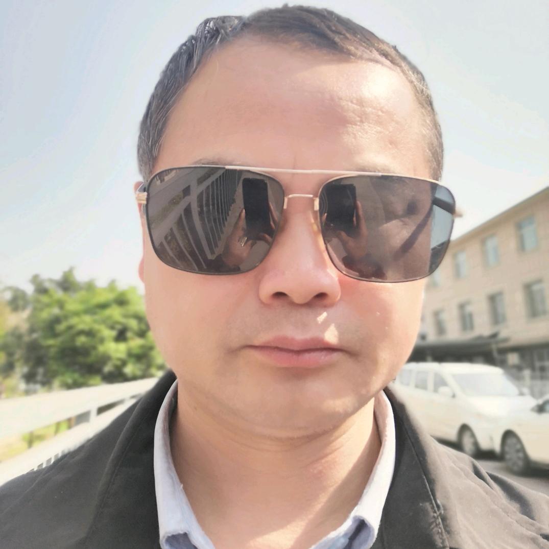 小小哥 👀
