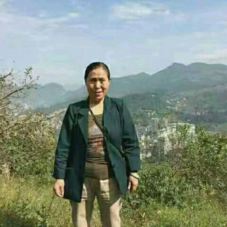 抬头看蓝天
