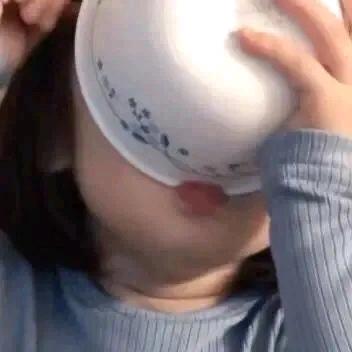 一邓不吃饿得慌