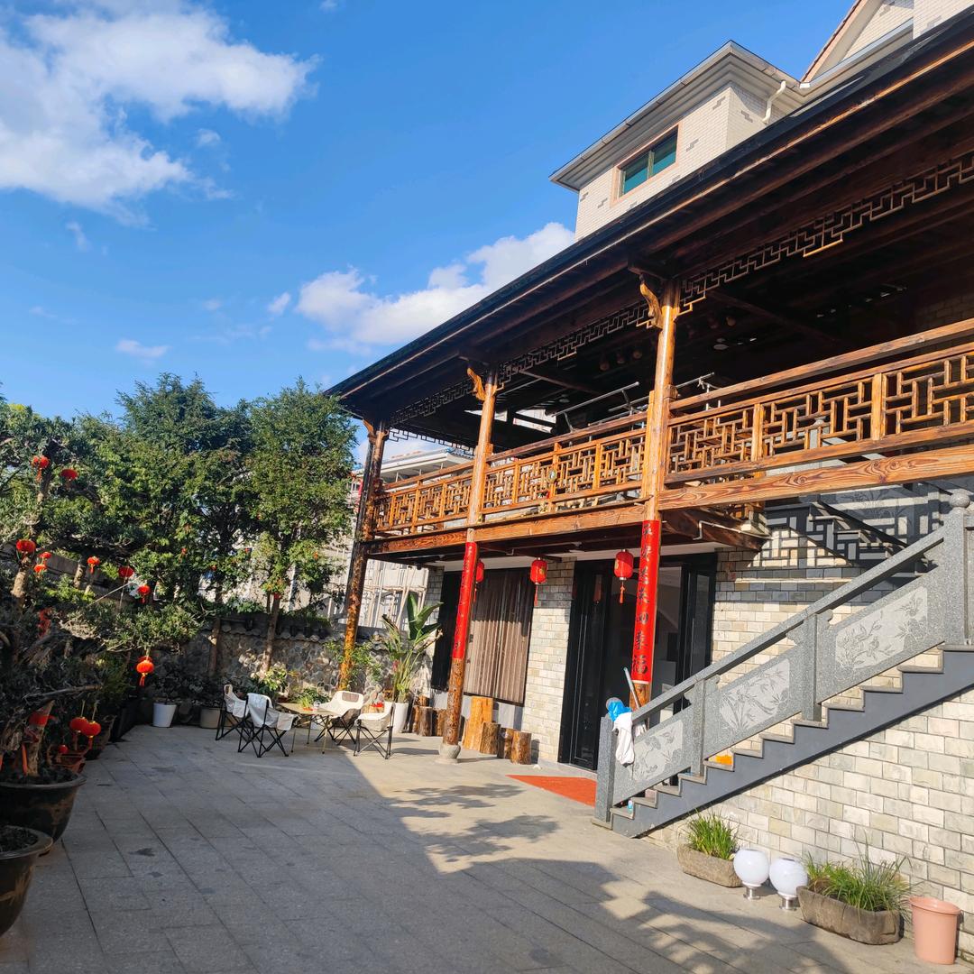 杭州开民宿的皇甫