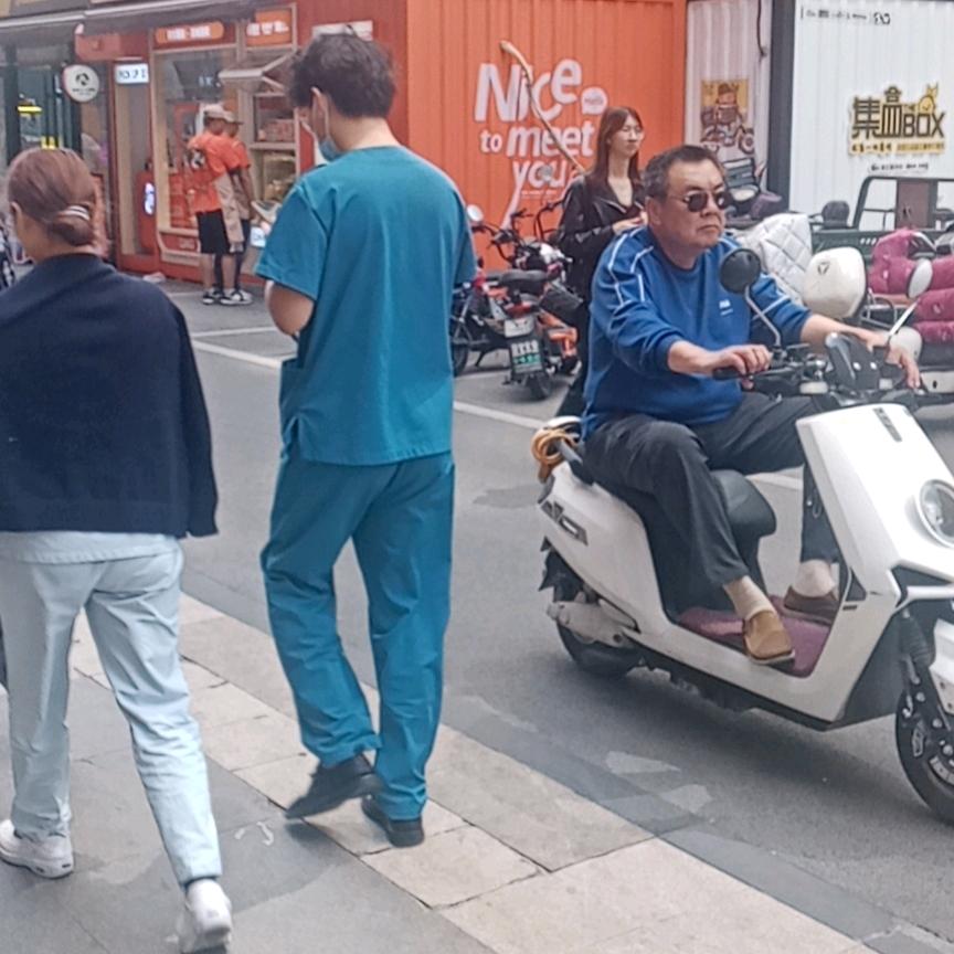 黑🐲过去