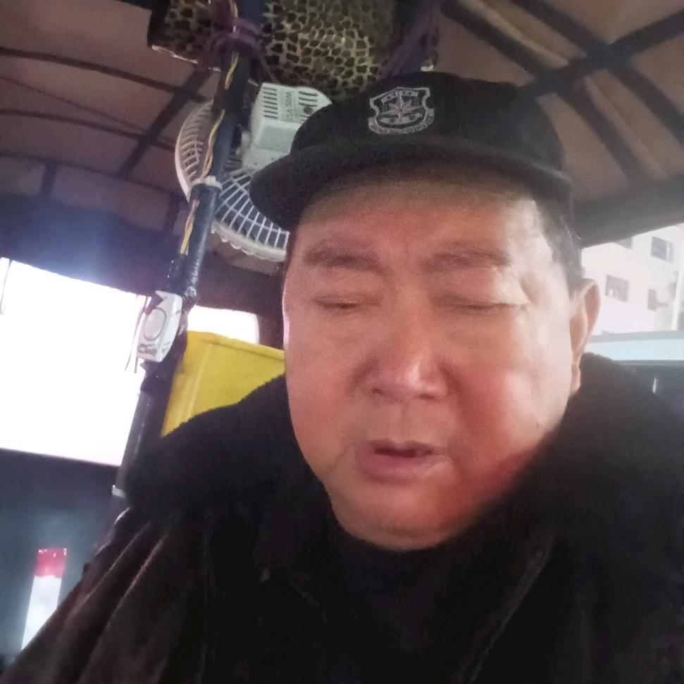 三轮车拉客