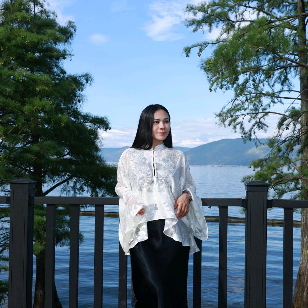 红艳《塔斯汀中国汉堡》