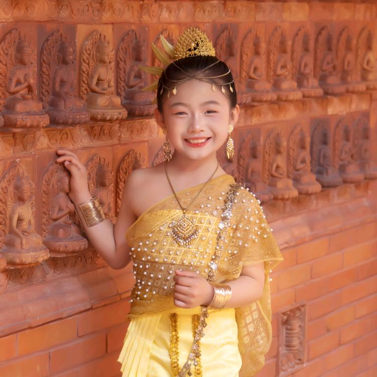 是颜色不一样的烟火