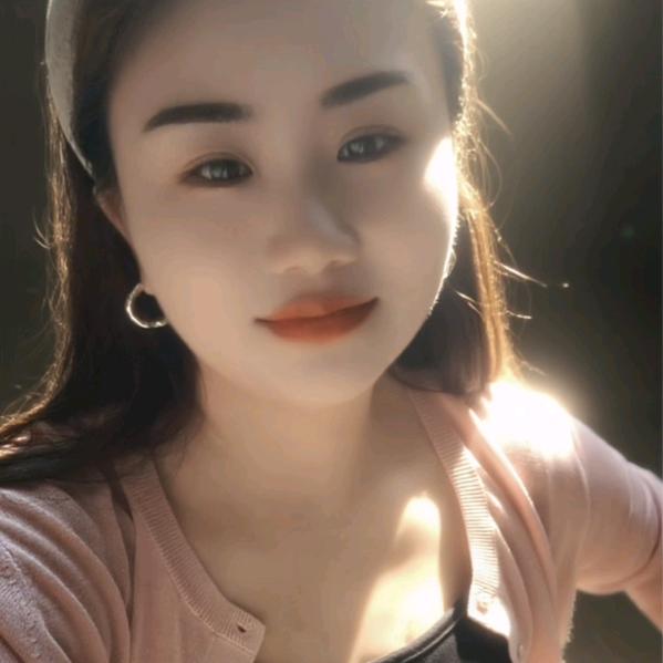 嘴角上扬