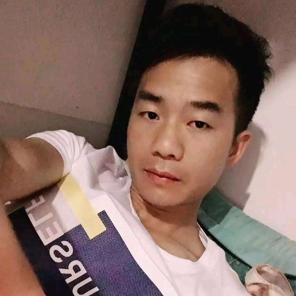 偉