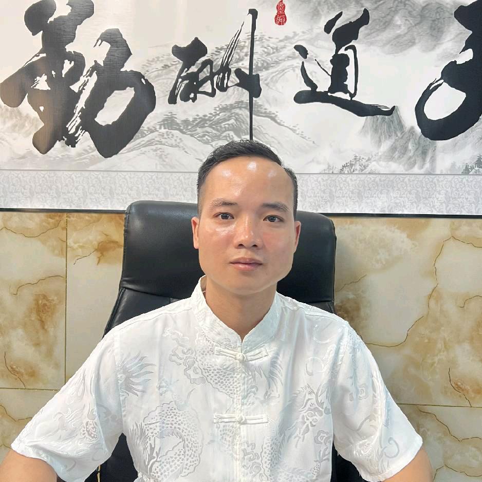 雕刻手艺人阿海