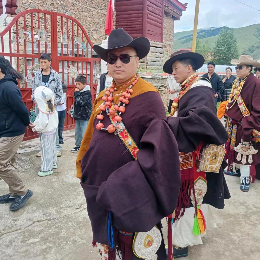 炉霍县喜玛拉呀演艺中心