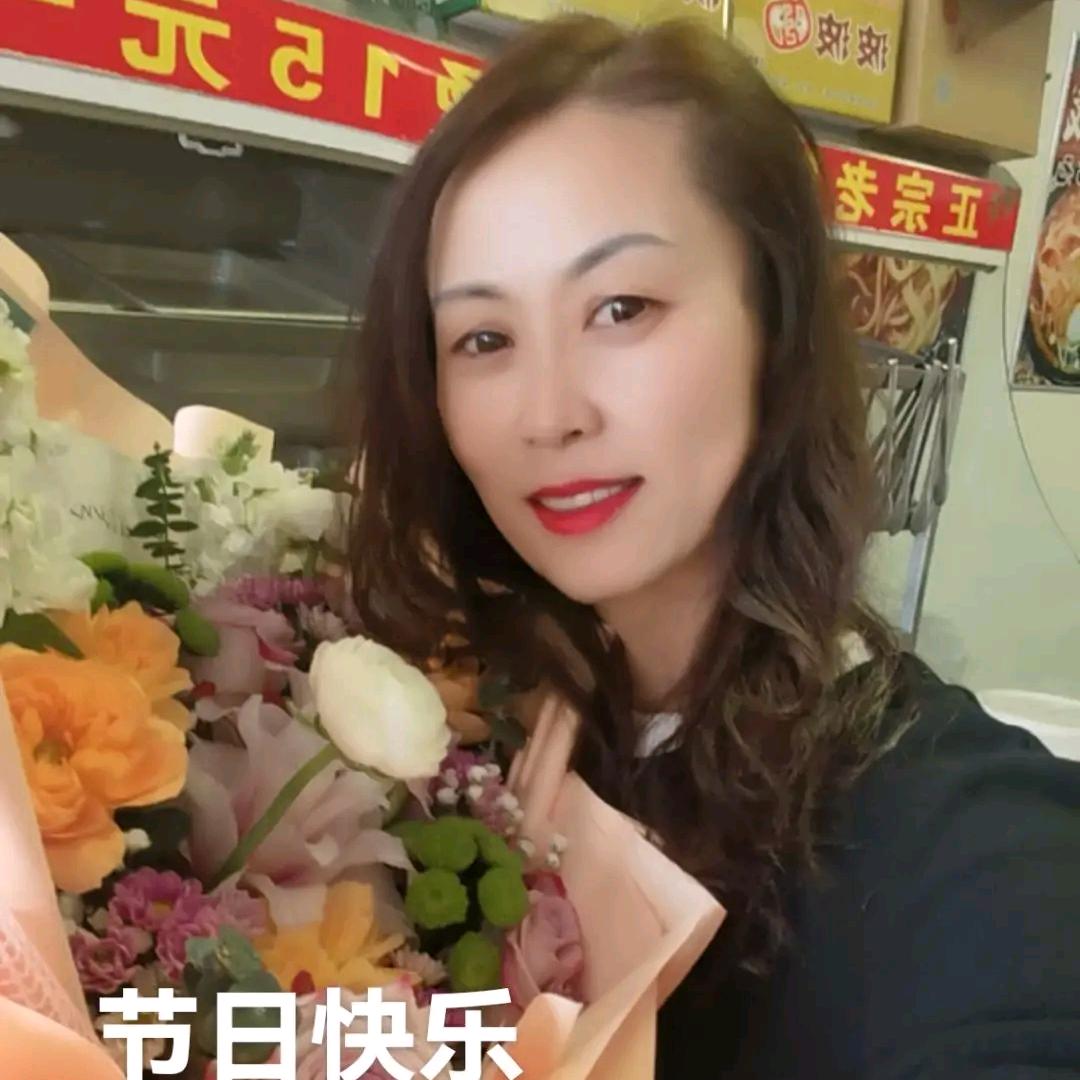 李，范师傅米线麻辣烫店，（18年的老店招
