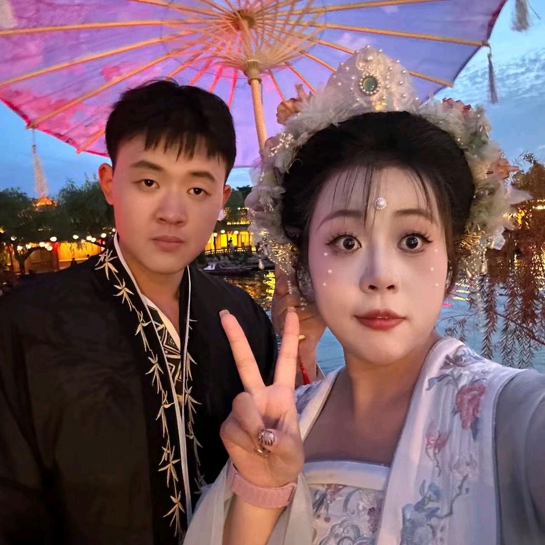 两宝妈咪《拼命赚钱的殷菊姐》