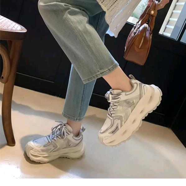 月下鞋服