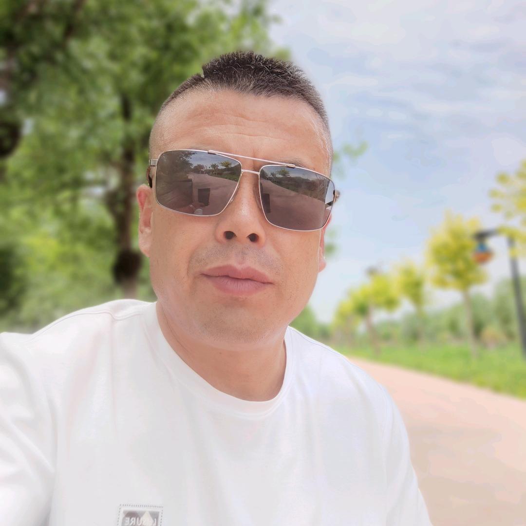 青青河边草