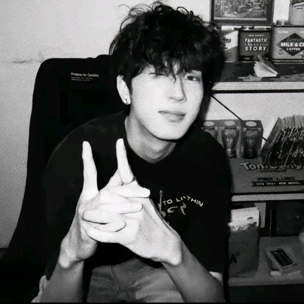 不系男模
