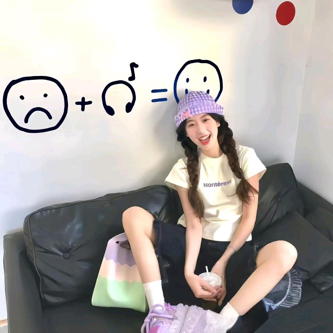 爱吃荔枝的六六