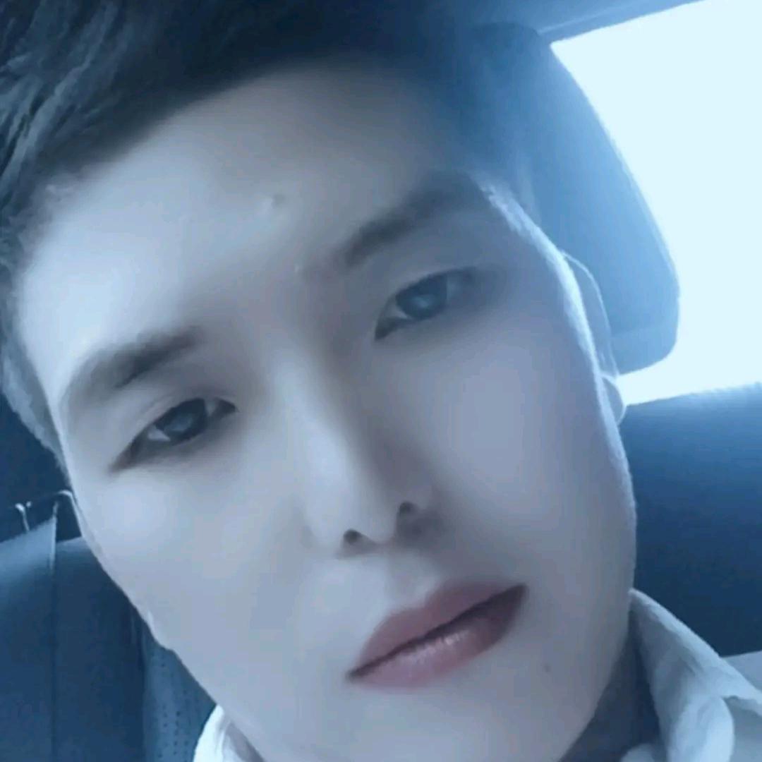 孤独一人❤️🔒🗝🌹