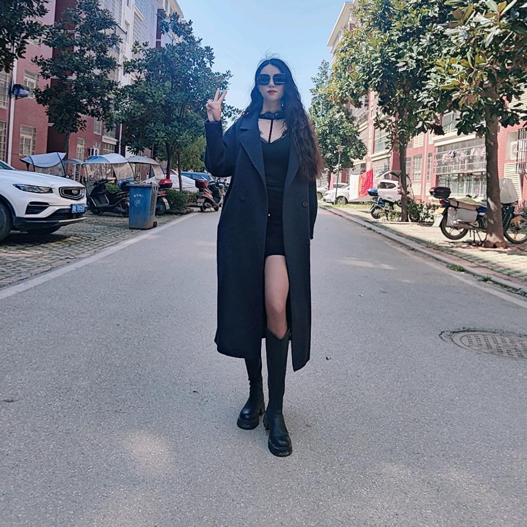 姐是你高攀不起的人