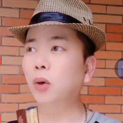 百变草帽哥👒
