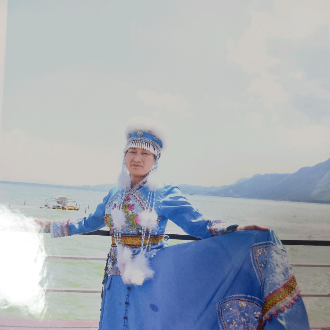柳英