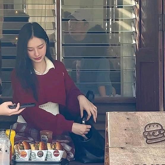 小福在磕奶爱喔