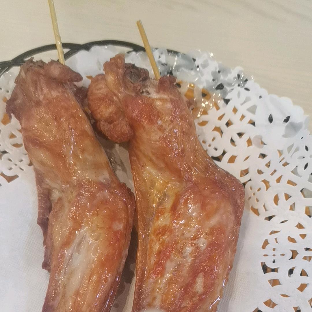 对面的女孩看过来