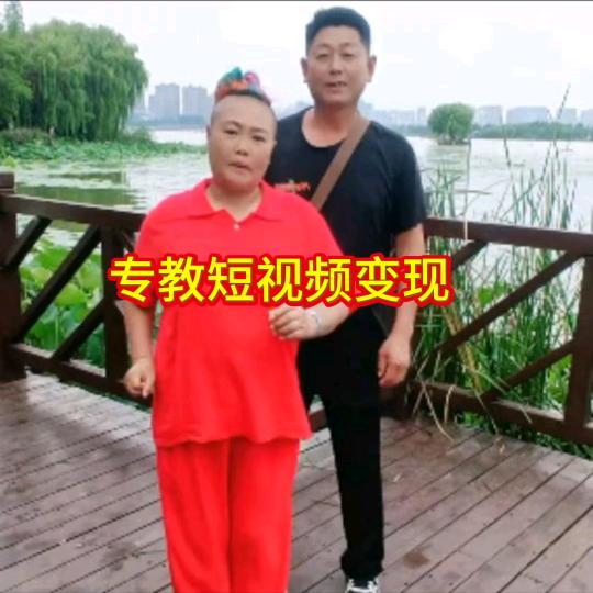 王姐短视频每天下午1点直播。