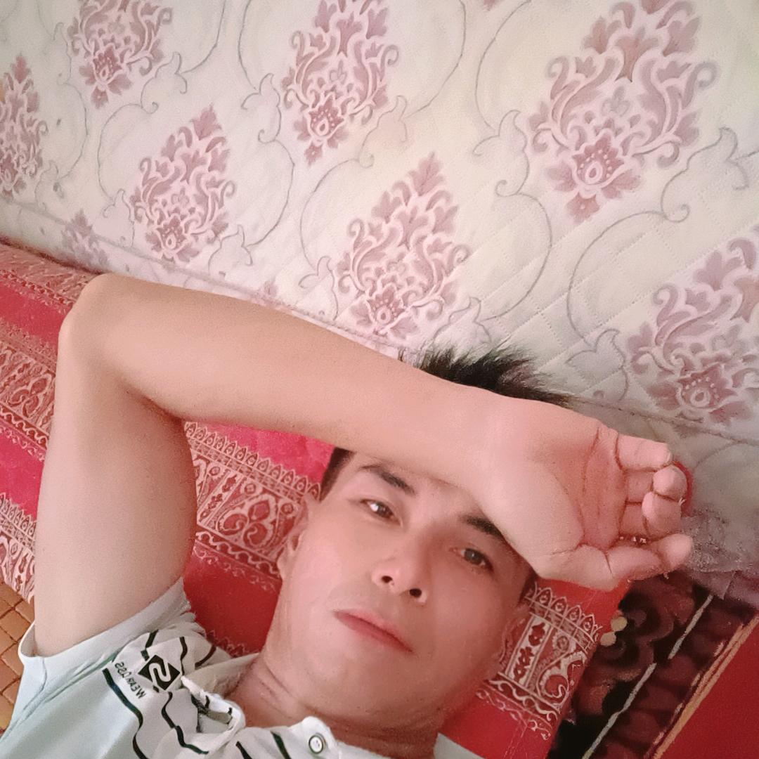 俊***