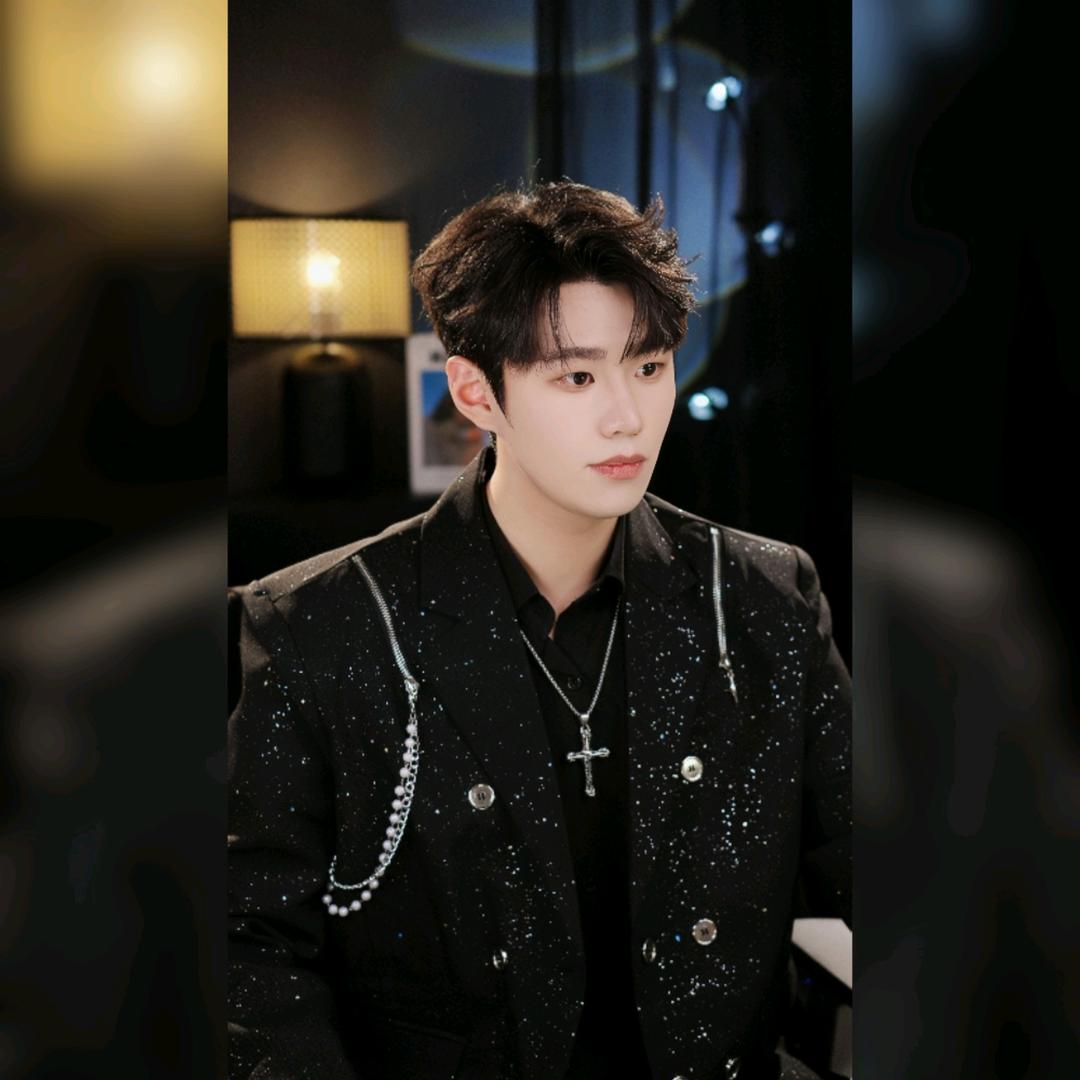 孟显🌟