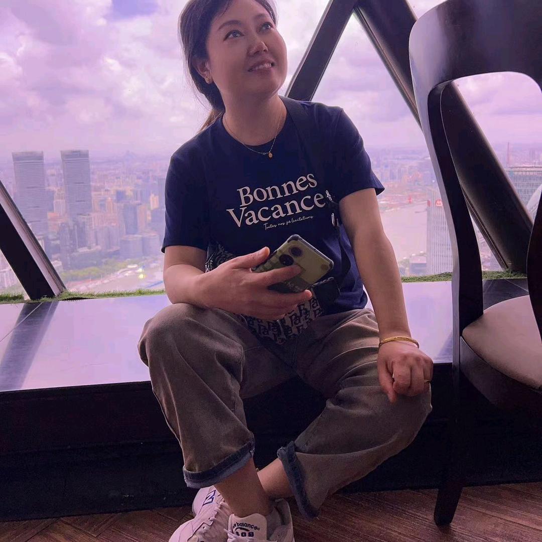 啸  瑶