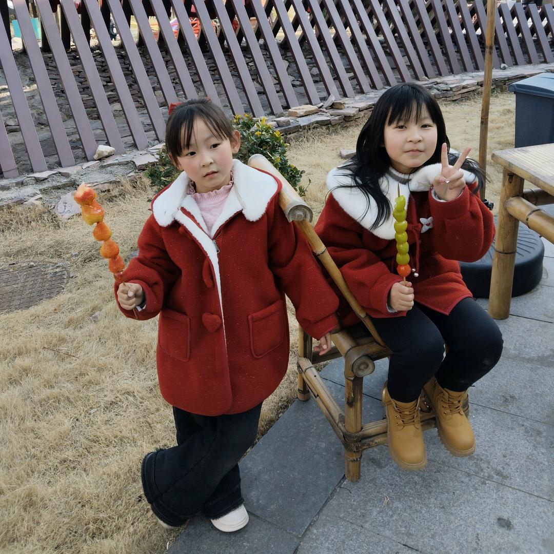 一个达不溜👨‍👩‍👧‍👧