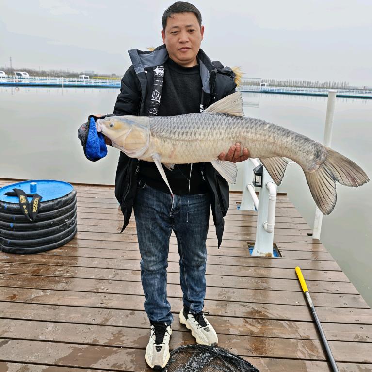 啊春爱钓鱼🎣