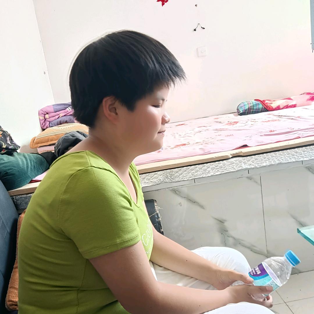 何洁爸爸