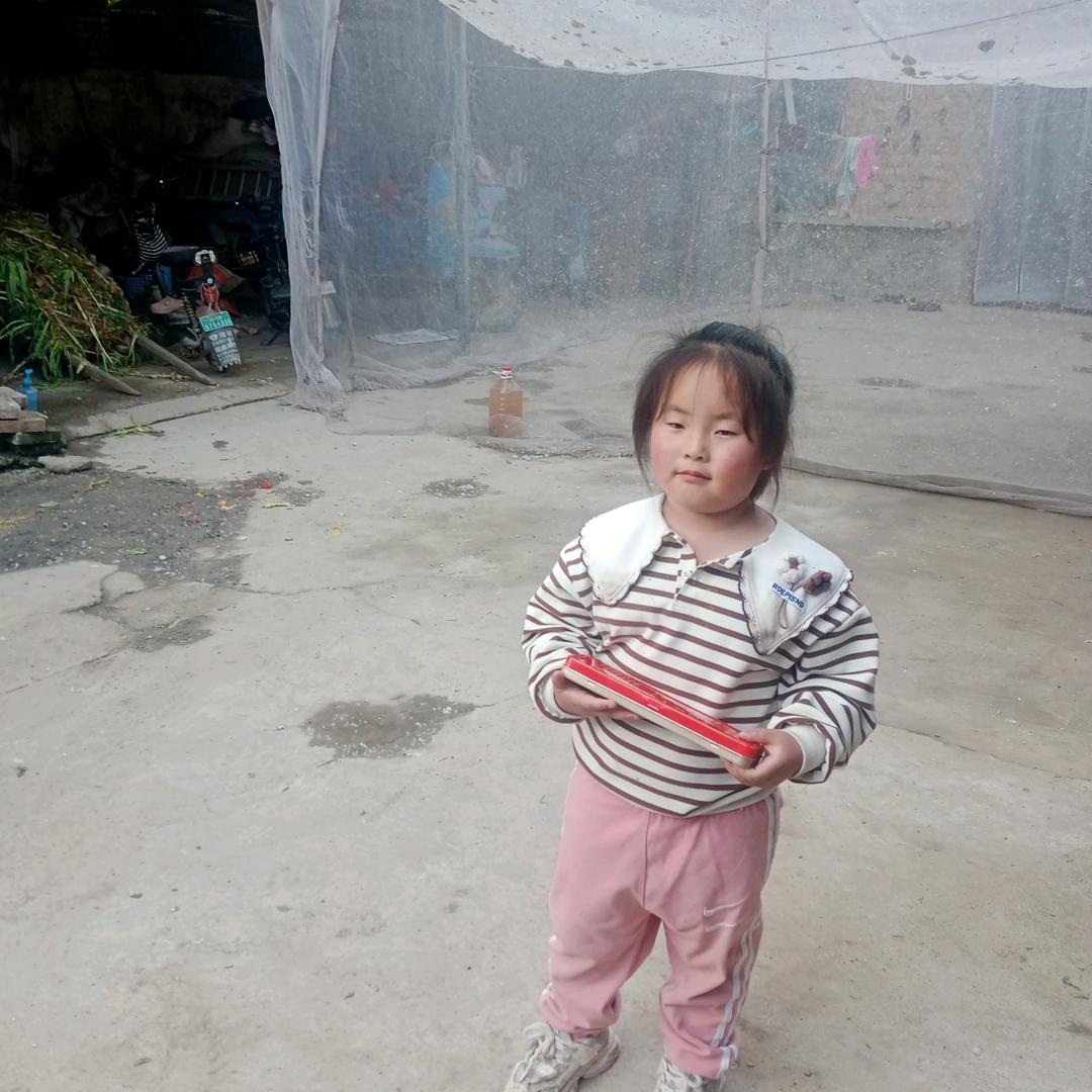 怏乐小孩