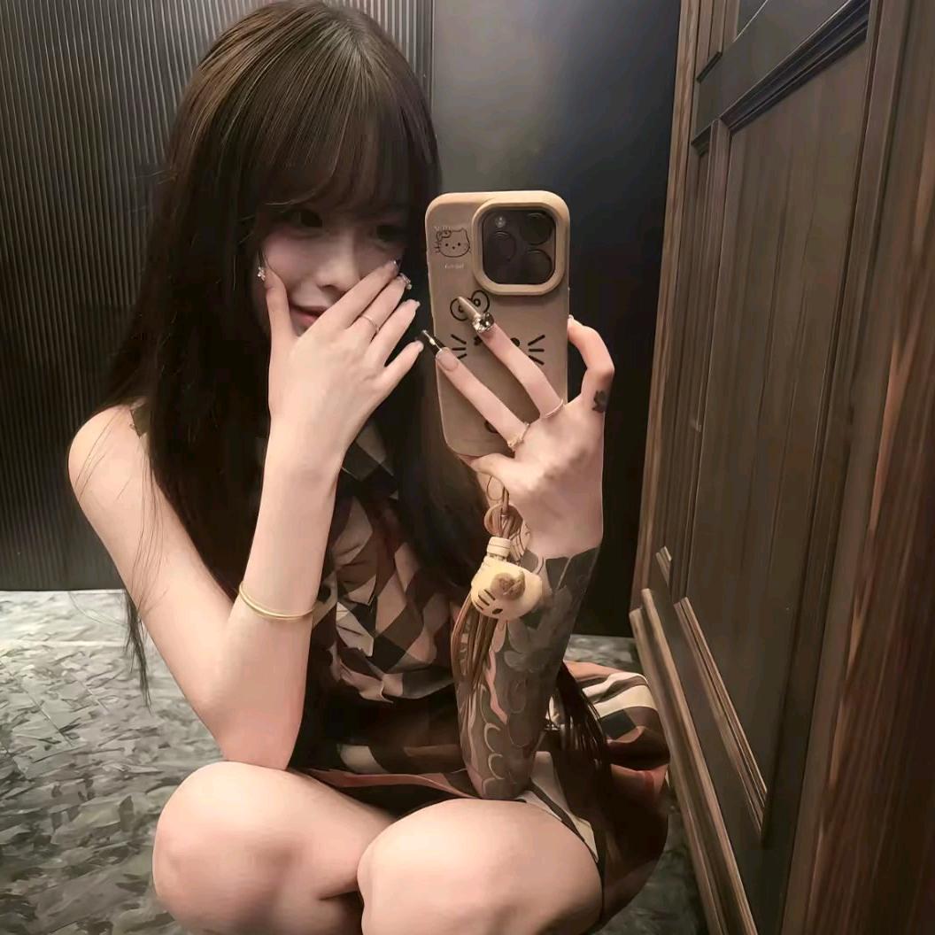 敖呜一口菠萝
