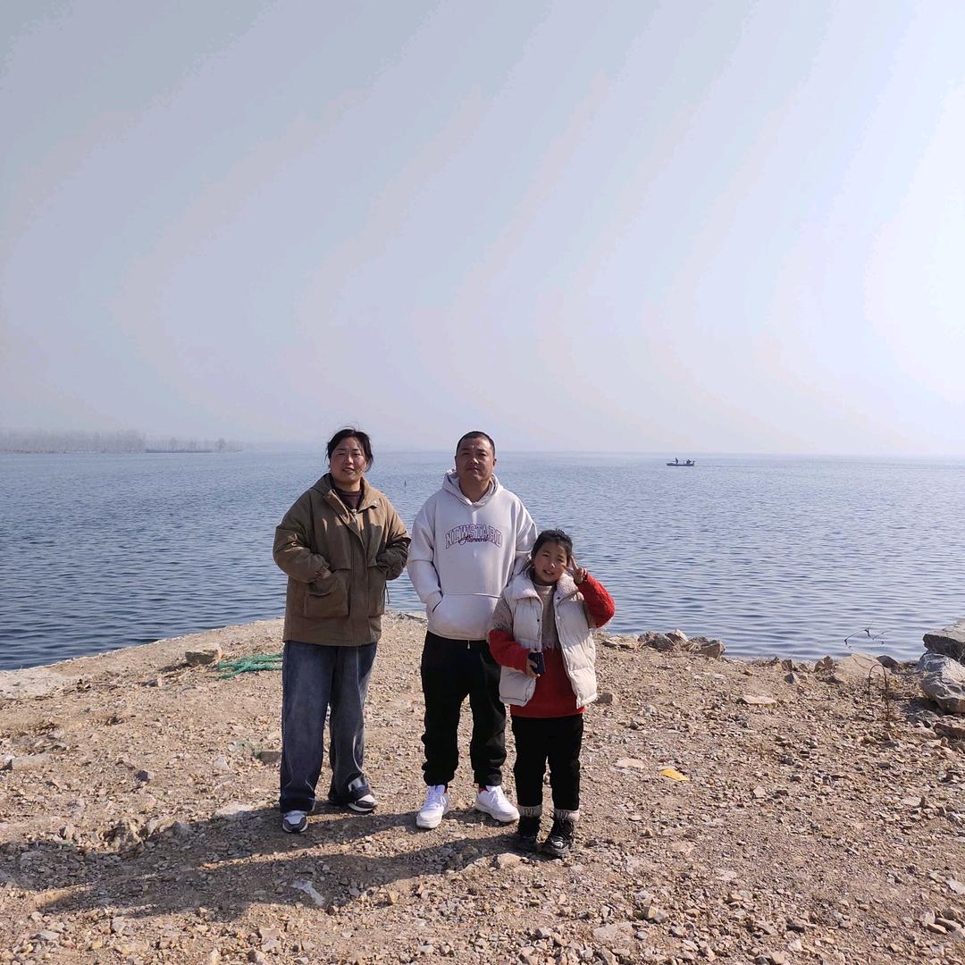 村里人（称称）