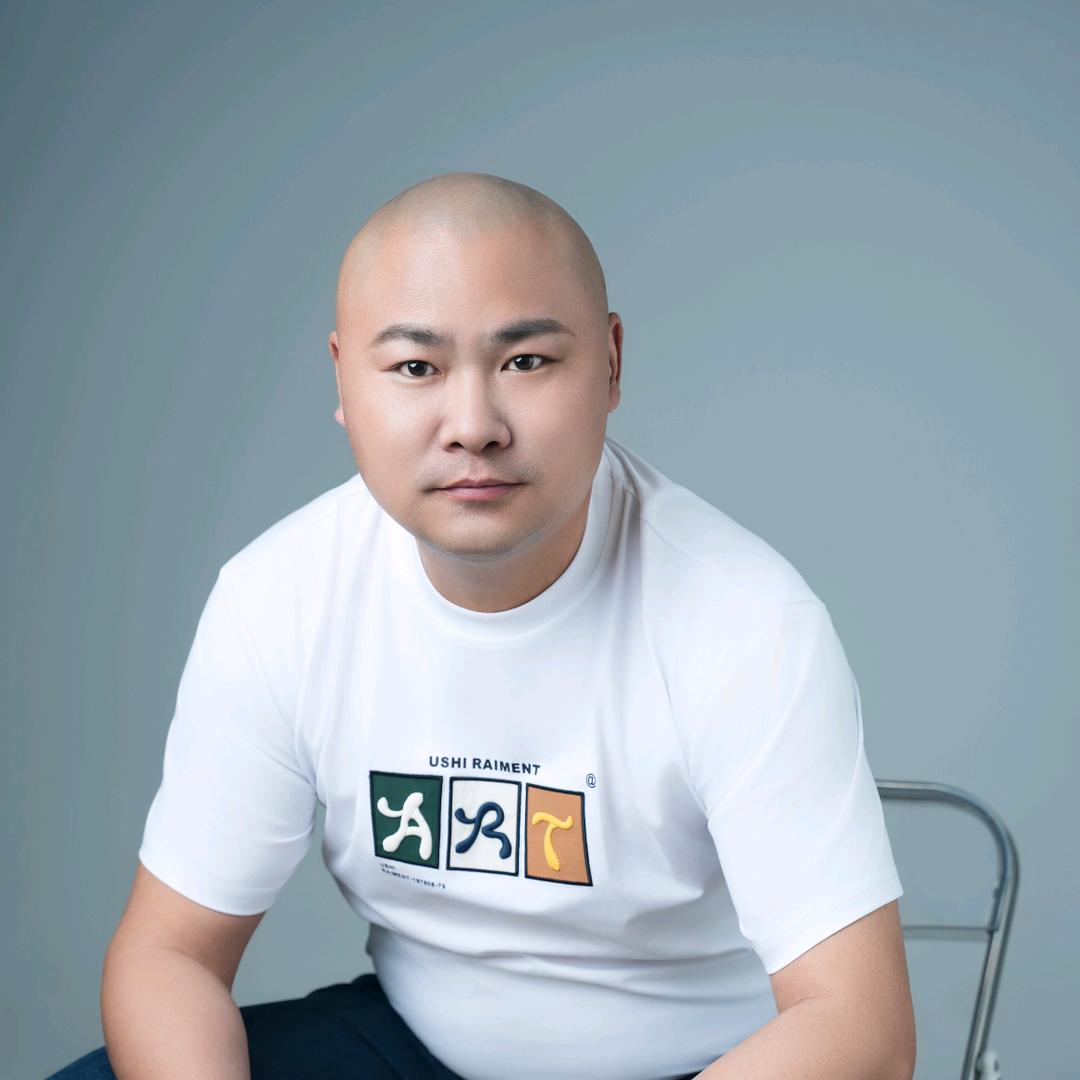 光头哥弧形楼梯