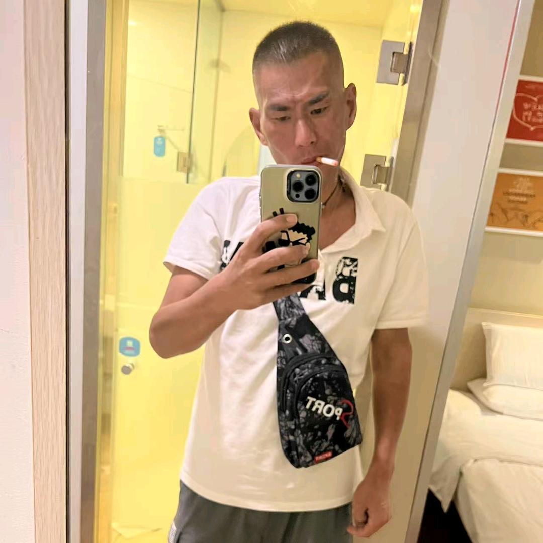 🚬，抽烟🚬的男人