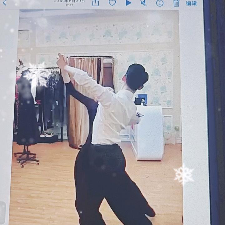 小吕舞者