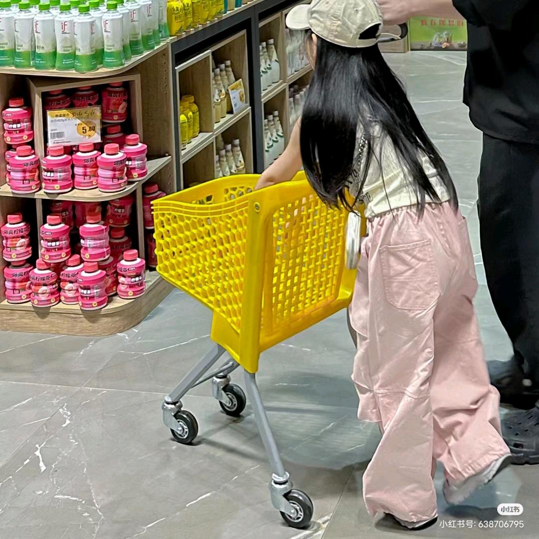 lili里里原创童装设计