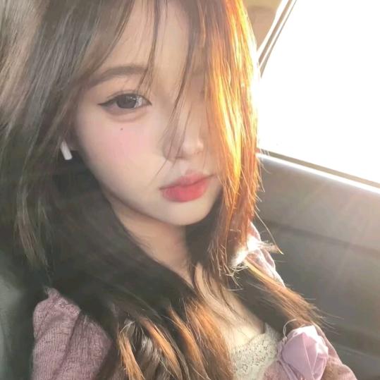 小春奈雪.