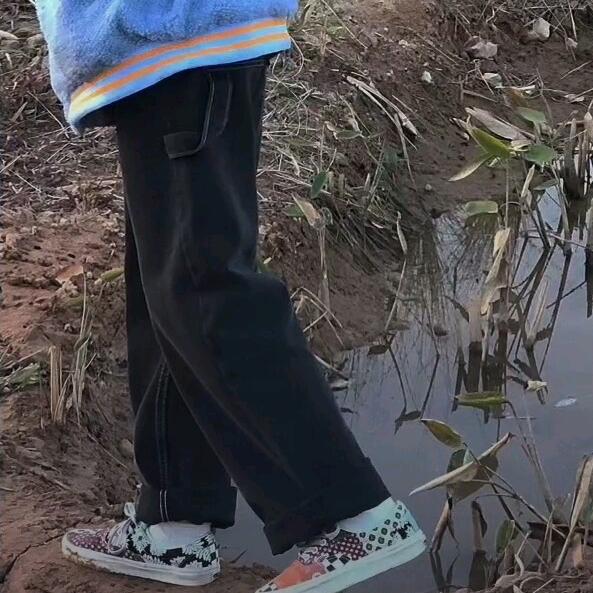 印象中的爱情好像抵不过那时间所以你弃权