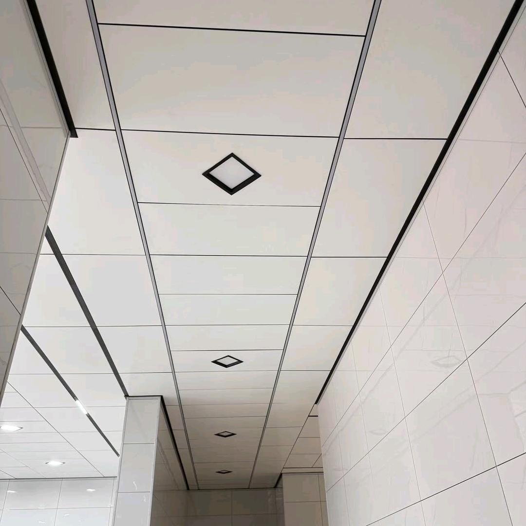 汉寿利亚龙蜂窝集成吊顶加工厂